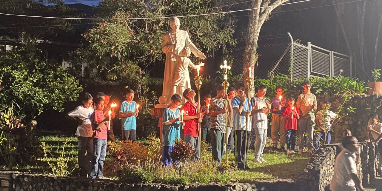 Celebración de la Semana Arturiana: Honrando el Legado del Fundador de El Hogar del Niño