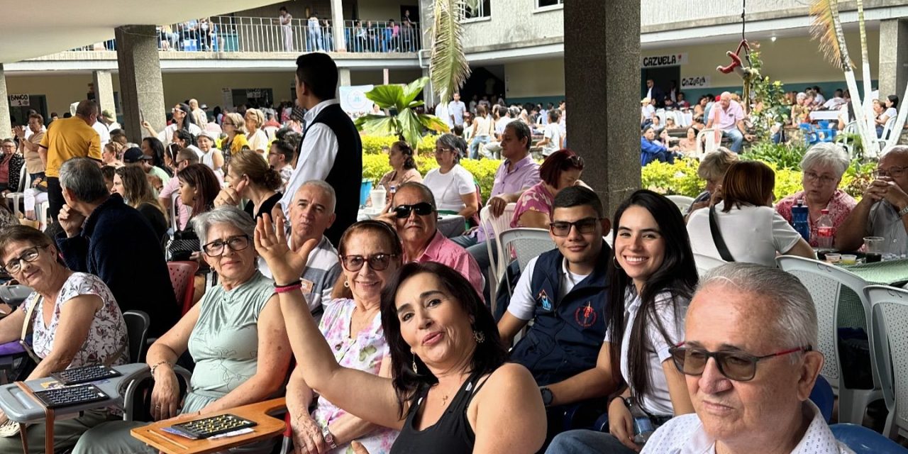 Gran éxito en la «Bingoteca» para apoyar a niños y adolescentes de la Fundación